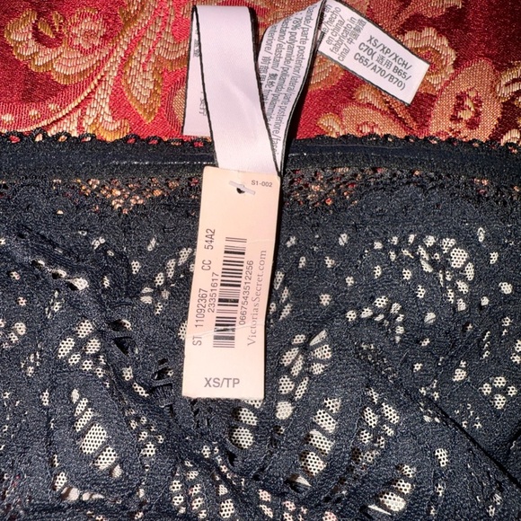 Victoria’s Secret Black Lace Bralette Top (XS) - Picture 2 of 3